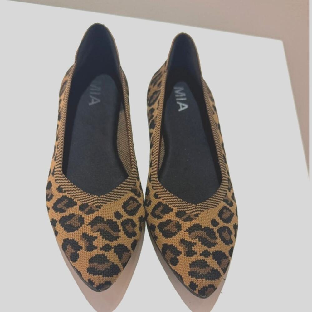 MIA Kerri Leopard Print Knit Pointed Toe Ballet Flats.Size 8